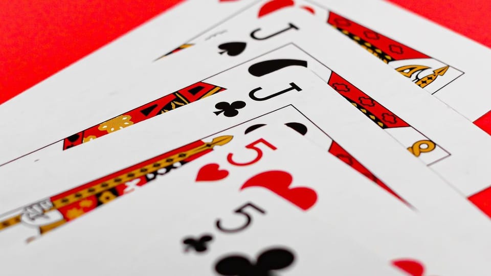 Como jogar blackjack: (Aprenda Tudo!)